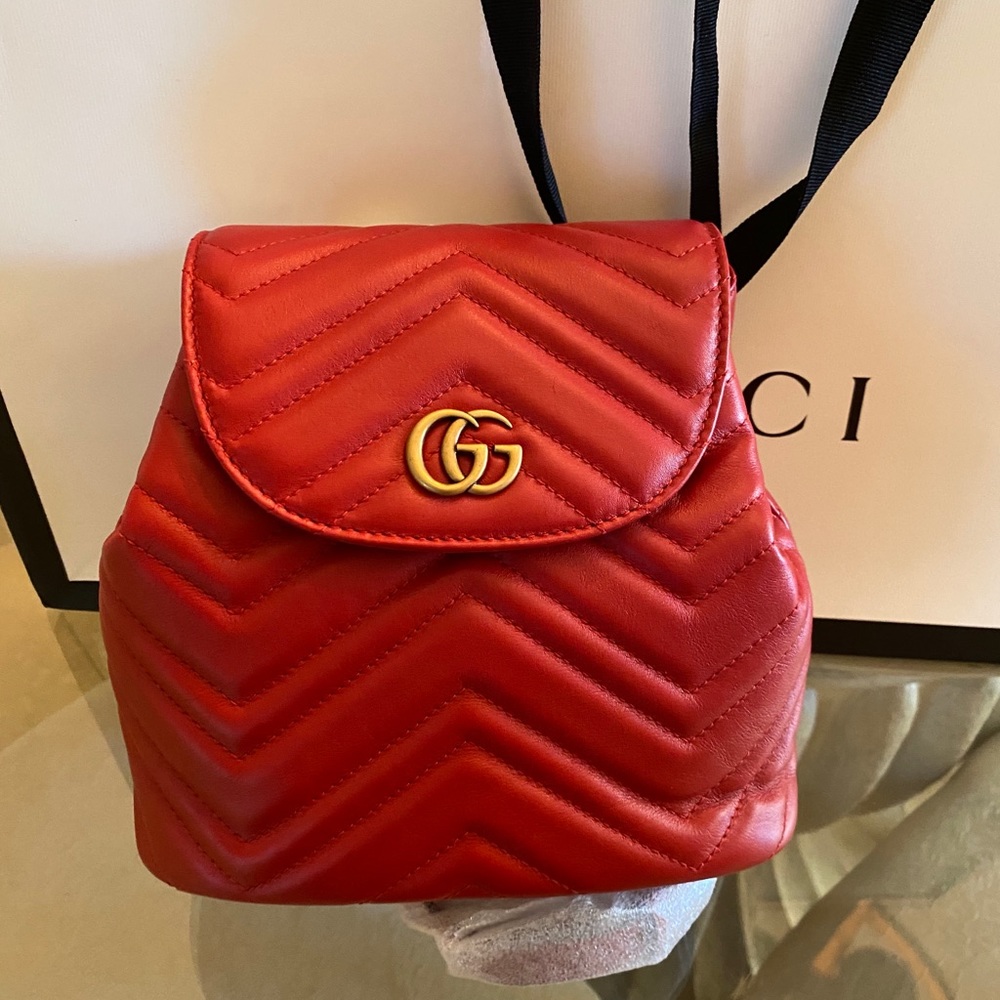 GUCCI Matelasse GG Marmont Backpack Red
